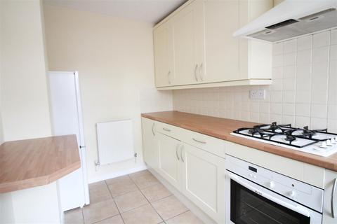 2 bedroom terraced house to rent, Albert Road, Surrey GU19