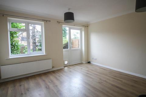 2 bedroom terraced house to rent, Albert Road, Surrey GU19