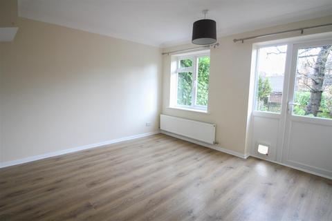 2 bedroom terraced house to rent, Albert Road, Surrey GU19