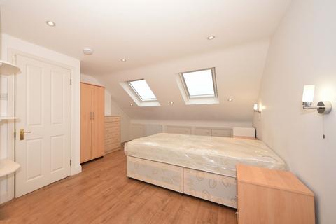 4 bedroom terraced house to rent, Larnach Road,  London, W6