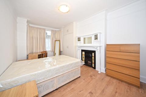 4 bedroom terraced house to rent, Larnach Road,  London, W6