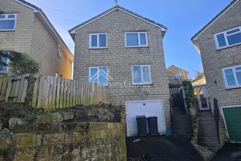 3 bedroom detached house to rent, Sandyway Bank, Dewsbury