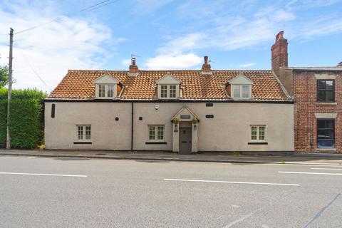 3 bedroom semi-detached house for sale, Oulton Lane, Leeds LS26