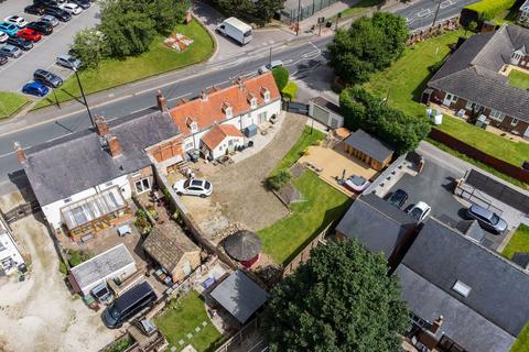 3 bedroom semi-detached house for sale, Oulton Lane, Leeds LS26