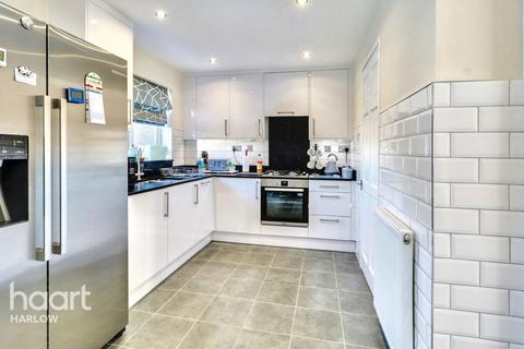 4 bedroom terraced house for sale, Church End, Harlow