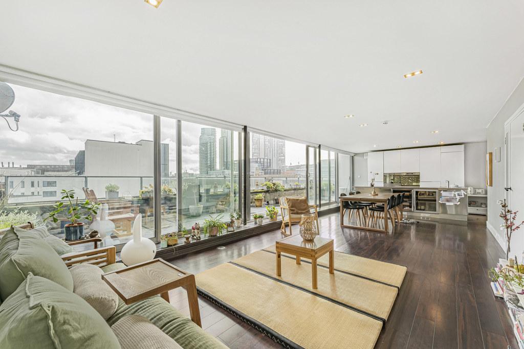 Reception/Kitchen