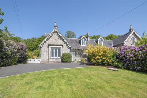 5 bedroom semi-detached house for sale, West Faerwood, Harviestoun Road, Dollar FK14 7PT