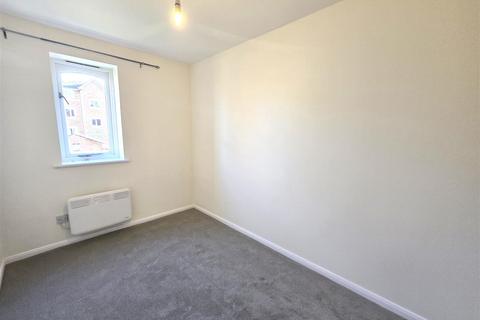 2 bedroom apartment to rent, Ascot Court, Aldershot GU11