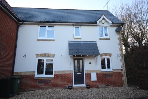 2 bedroom end of terrace house to rent, Bramble Tye, Noak Bridge