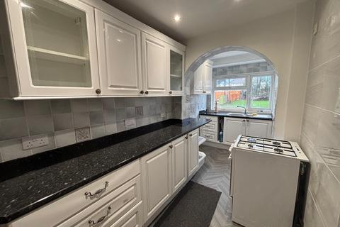 3 bedroom semi-detached house to rent, Marshall Lake Road, Solihull B90