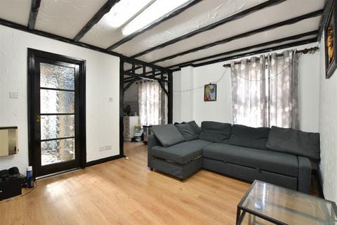 1 bedroom flat for sale, Vicarage Lane, East Ham, London