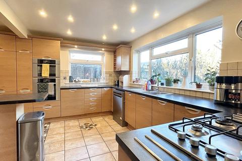 4 bedroom detached house for sale, Foxhayes Lane, Langley, SO45