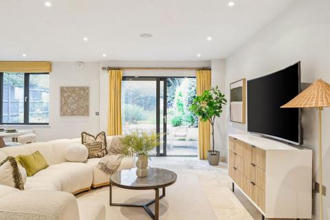 26 Arthur Road, London, SW19 7DZ