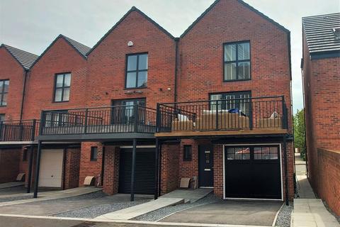 3 bedroom townhouse for sale, Langdon Road, Marina, Swansea