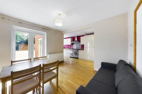 4 bedroom house to rent, Beech Grove , Guildford, Surrey