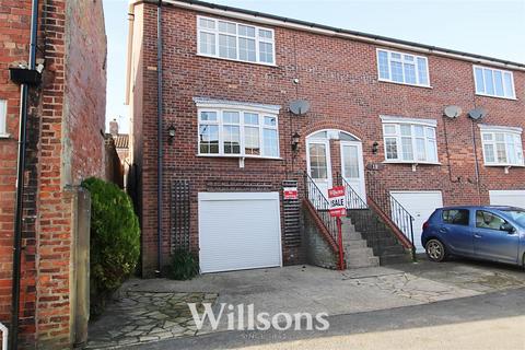 3 bedroom end of terrace house for sale, Brewery Street, Skegness