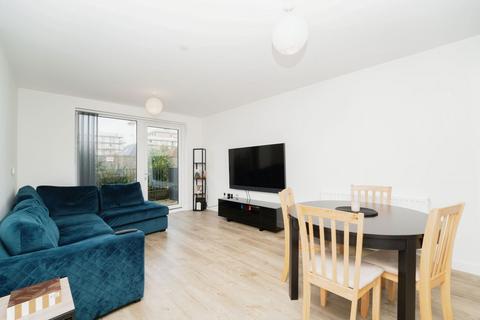 1 bedroom apartment for sale, Carpenter House, 10 Chailey Place, Hayes, UB3 3FG