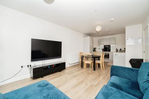 1 bedroom apartment for sale, Carpenter House, 10 Chailey Place, Hayes, UB3 3FG