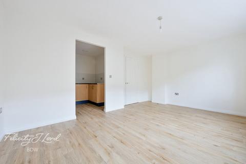 1 bedroom apartment for sale, Locksons Close, London
