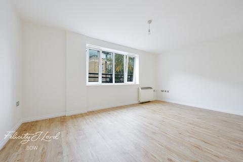 17 Locksons Close, London, E14 6BH