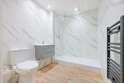 17 Locksons Close, London, E14 6BH