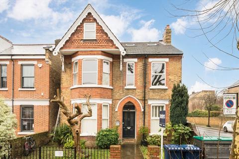 2 bedroom flat to rent, Denbigh Road, London W13