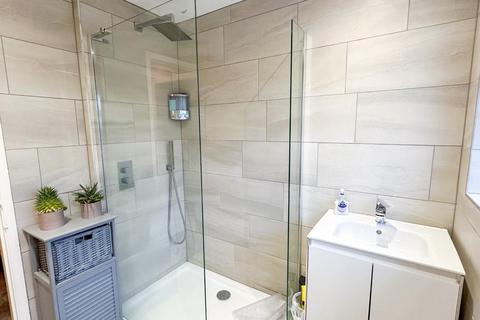 23 Sandringham Drive, Stockport, SK4 2DE