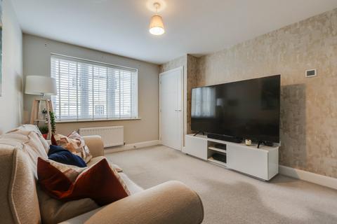 5 Apperdale, Bradford, BD10 0FB