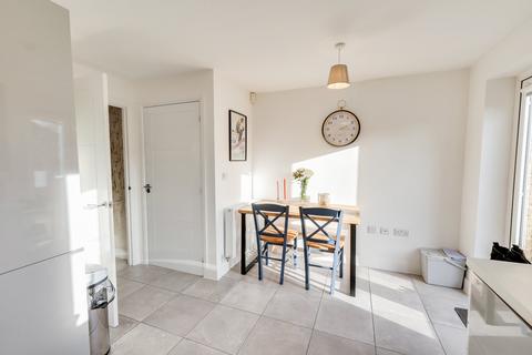 5 Apperdale, Bradford, BD10 0FB