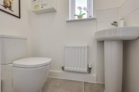 5 Apperdale, Bradford, BD10 0FB