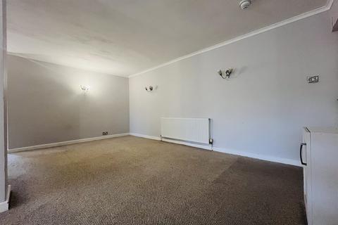 2 bedroom apartment to rent, Cedar Lodge, NG7