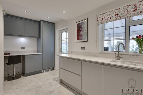 1 Fernhurst Crescent, Mirfield, WF14 9TE