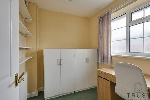 1 Fernhurst Crescent, Mirfield, WF14 9TE