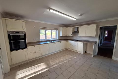 3 bedroom detached bungalow to rent, Van, Llanidloes, Powys