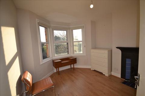 2 bedroom flat to rent, Kings Road, LONDON, NW10