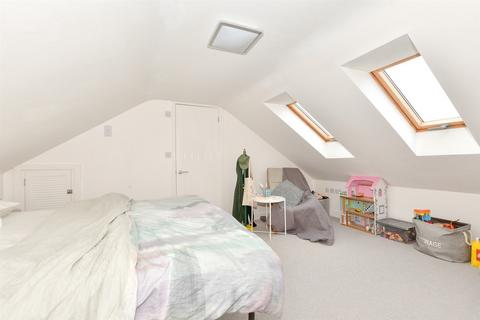 4 bedroom end of terrace house for sale, Ramsgate Road, Margate, Kent