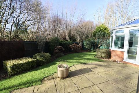 6 Forth Close, Street, BA16 0JZ