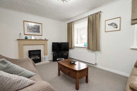 6 Forth Close, Street, BA16 0JZ