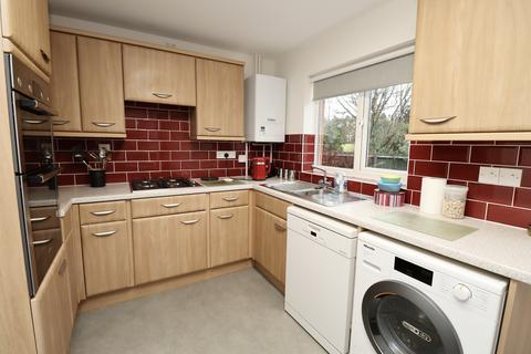 6 Forth Close, Street, BA16 0JZ