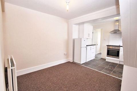 2 bedroom end of terrace house to rent, Butler Street, Hillingdon, Middlesex