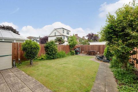 76 Devonshire Road, London, NW7 1DP