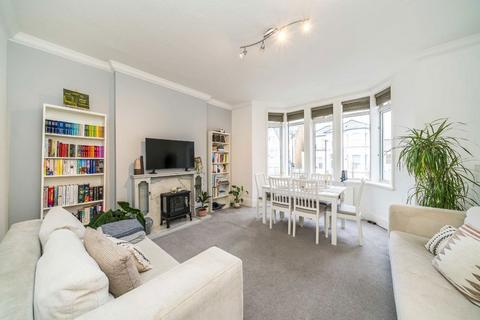 2 bedroom flat for sale, Lewin Road, London SW16