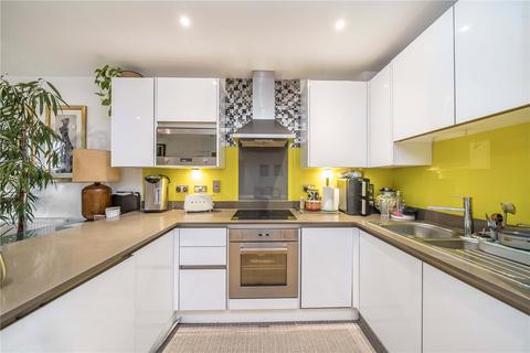 3 bedroom apartment for sale, Prince Court, London E16