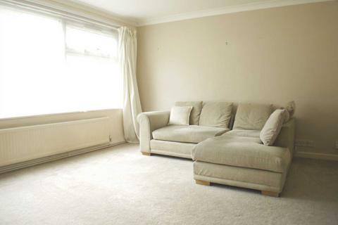 2 bedroom flat to rent, Heathfield Close, Little Heath