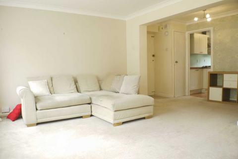 2 bedroom flat to rent, Heathfield Close, Little Heath