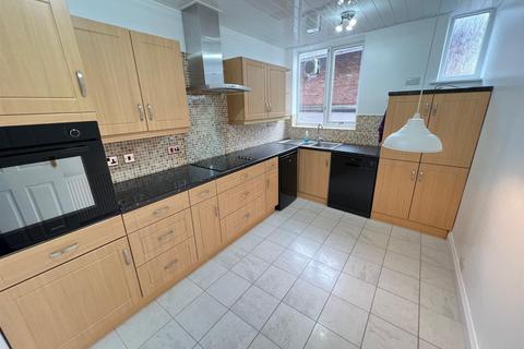 1 bedroom flat for sale, Red Hill Court, Stourbridge, DY8 1NG