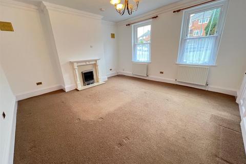 1 bedroom flat for sale, Red Hill Court, Stourbridge, DY8 1NG