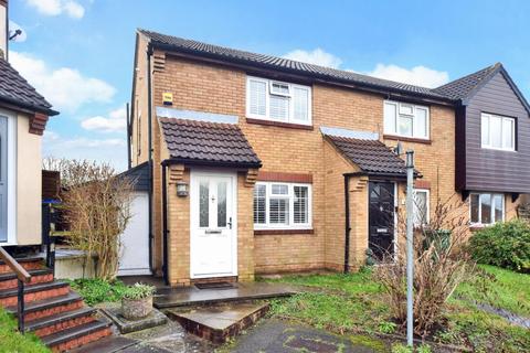 2 bedroom end of terrace house for sale, Lindsay Close, Chessington