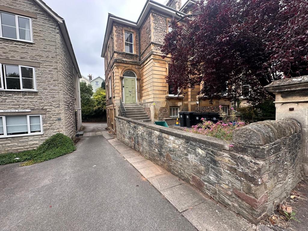 Attractive period stone-front property with rai...