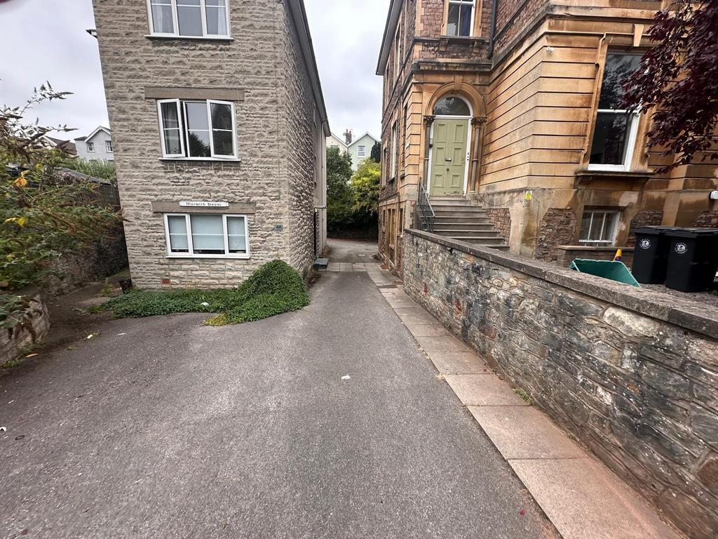 Driveway and entrance area between two period b...